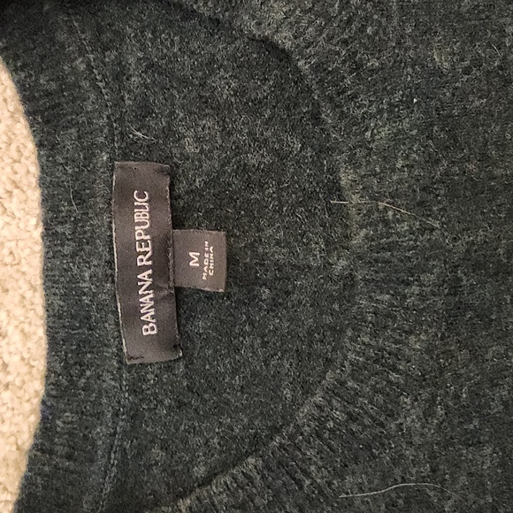 Banana Republic sweater, size medium - Picture 2 of 3
